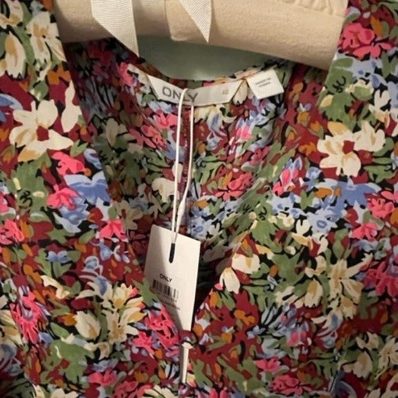 Midi floral tea dress from 'Only', in red, cream and blue tones - size 10, NWT - Picture 5 of 6